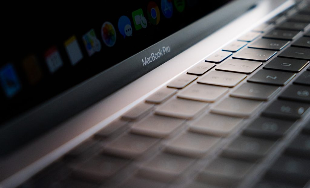 MacBook Proを使用してiPhoneを見つけてください