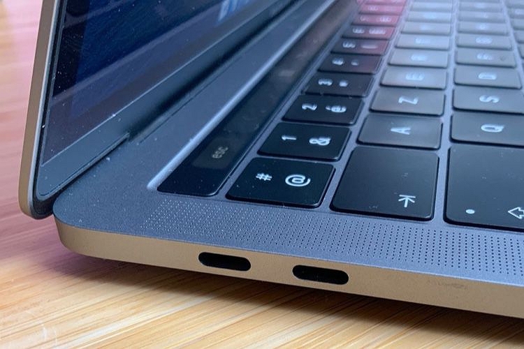 別のUSBポートを使用します