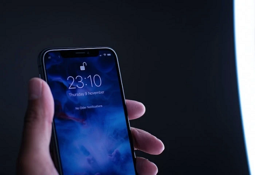 iPhoneをポートレートの位置に保持します。