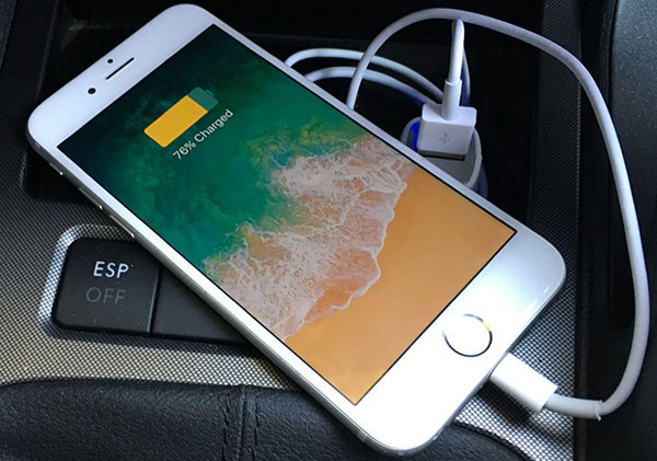 iPhoneを充電します