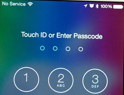 Phone has no signal bars.jpg